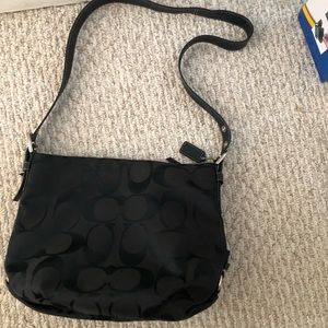 Black Crossbody Coach Purse 🖤